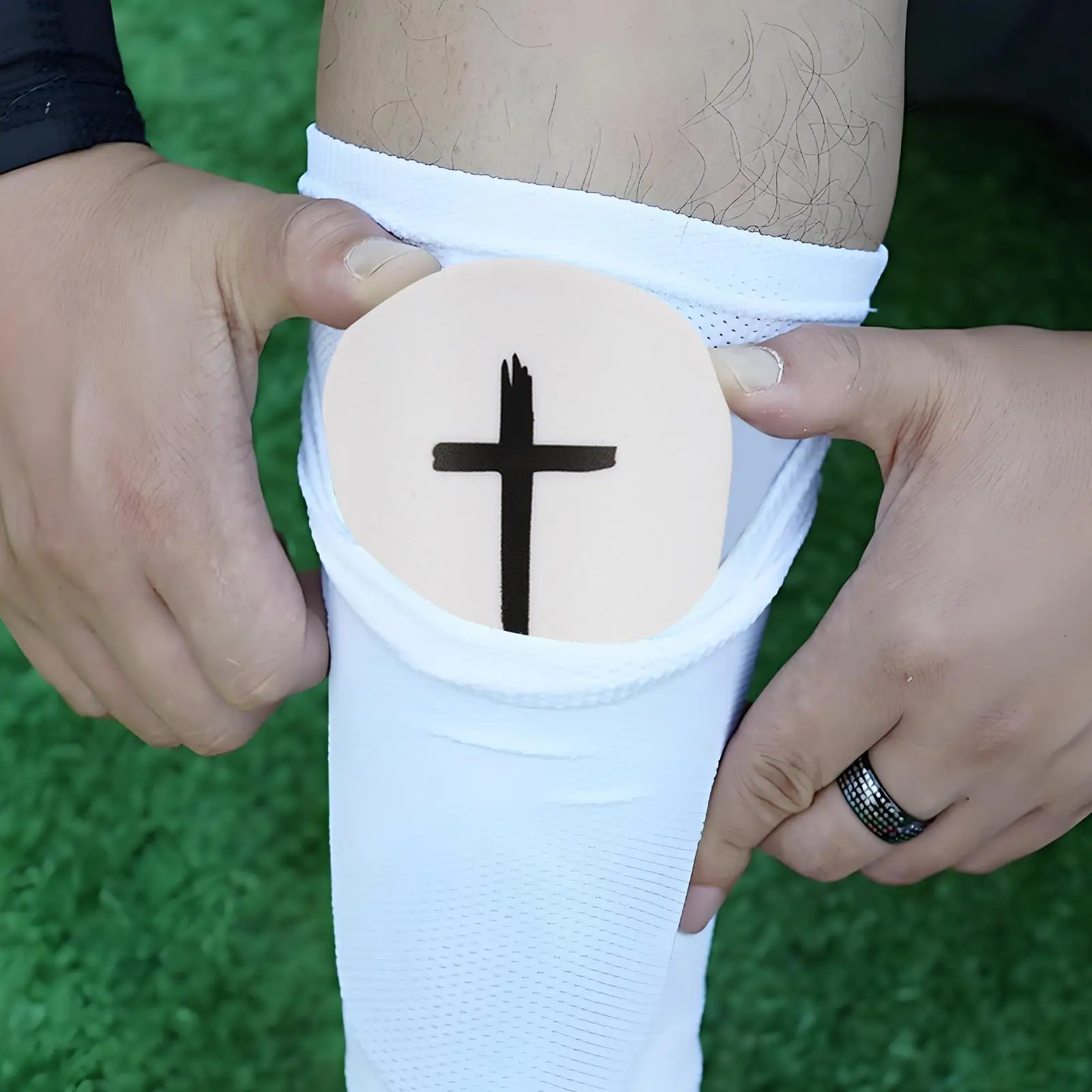 1 Paar christliche Schienbeinschoner mit Bibelvers, Fußball-Fußball-Schutzpolster für Erwachsene und Jugendliche, inspirierende Sportausrüstung – Detail 6