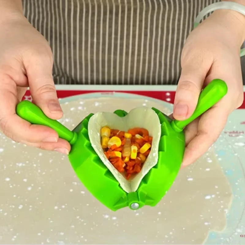 Description Picture 4 of itemPlastic Dumplings Maker Mold Hand Dough Press Dumpling Clip DIY Ravioli Pie Mould Maker Kitchen Pastry Tools Cooking Accessories