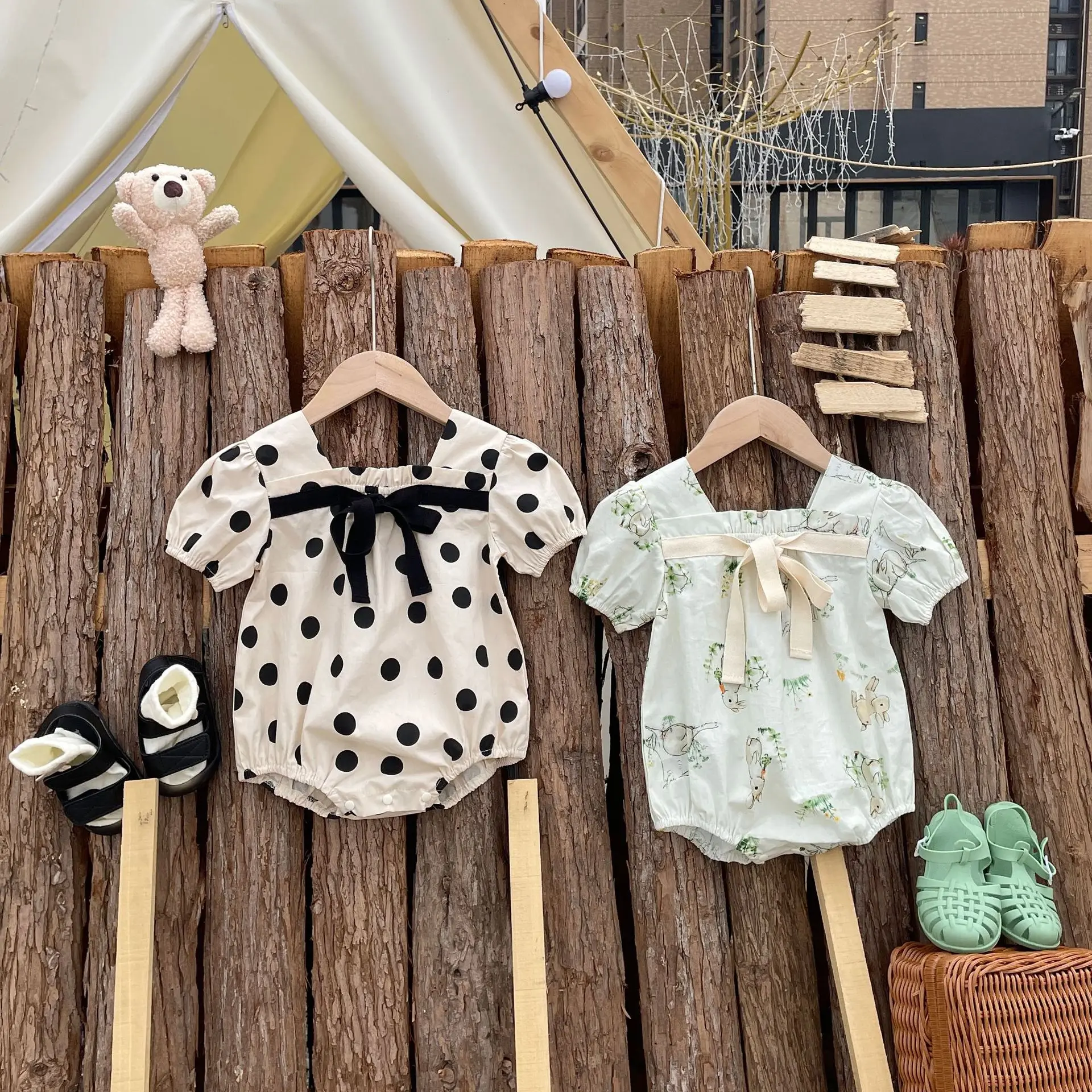 

2023 Summer Baby Girls Polka Dot Clothes Square Collar Bubble Sleeve Bodysuit Infant Cartoon Jumpsuit Toddler Bows One Piece