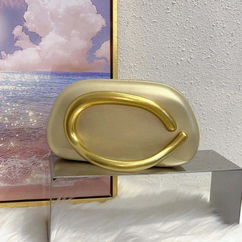 Crossbody Bag Retro Texture Shell Bag Classic Metal Box Crossbody Bag Fashion Luxury Small Square Versatile Magnetic Buckle Dinner