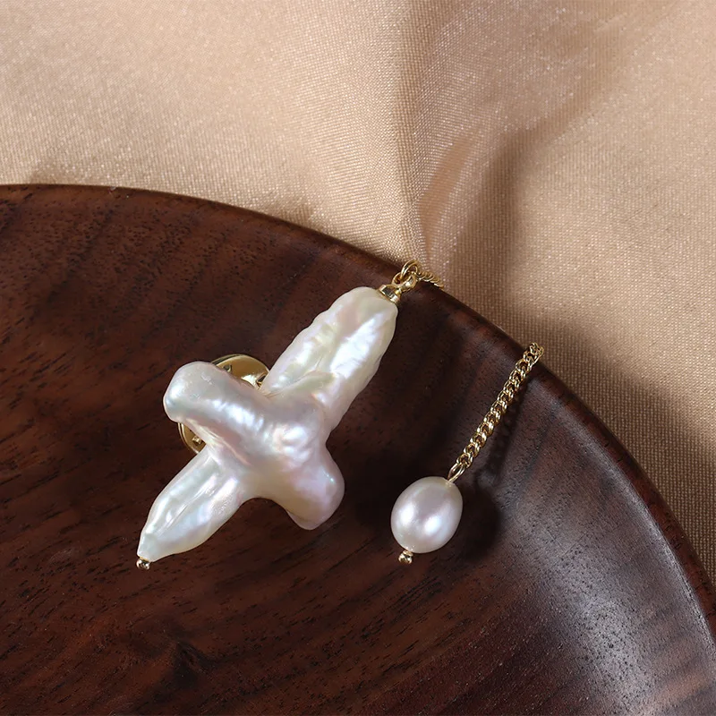 

New Arrival Pearl Baroque Cross Brooch Women and Men Unisex Pin Fashion Vintage Gold Color Gift