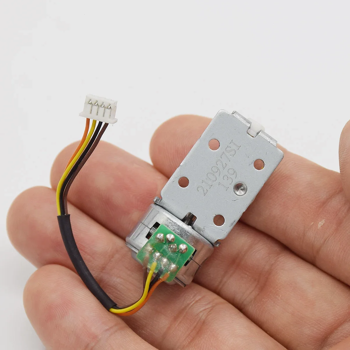 Micro 15mm 2-phase 4-wire Stepper Motor Mini Linear Screw Shaft Rod 13T Output Gear Stepping Motor for Security Camera C6C C6N stepper motor