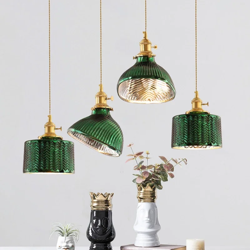 lampadario-a-luce-di-vetro-minimalista-verde-nordico-luci-da-parete-creative-personalita-decorazione-in-ottone-sconce-camera-da-letto-comodino-sala-da-pranzo