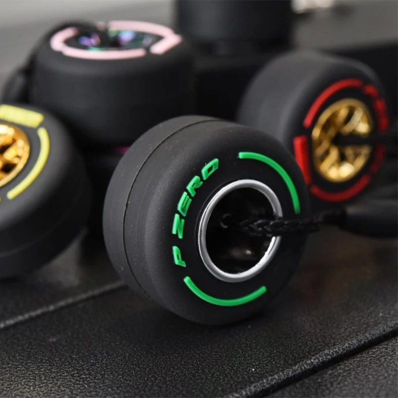 

1PC Detachable Hub Tire Keychain Luxury Unisex Car Keychain Ring Mini F1 Racing Wheel Tire Keychain Luggage Key Charm