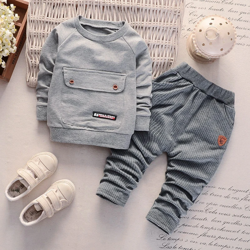 Gris - Conjunto para Niños CHIC