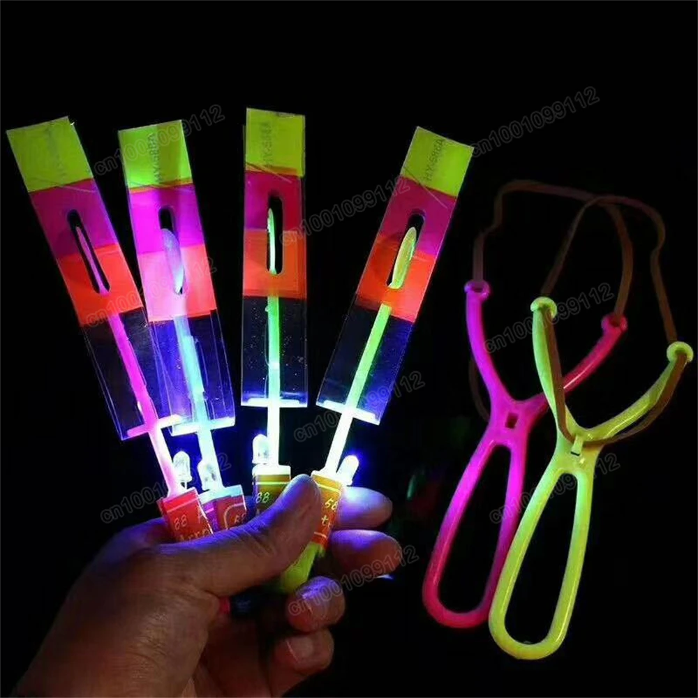 Sweetone Hélicoptères Jouets Volants, 12 Pièces Jouets LED Lumineux  Helicoptere, Jouet LED de Fronde, Lumineux Catapulte Volant Jouet pour  Enfants