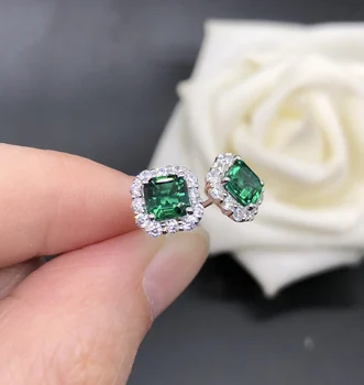 Pure White Gold AU750 Women Earrings 0.5CT/Piece Emerald Gemstone Engagement Stud Earrings Beautiful Anniversary Party Jewelry 1