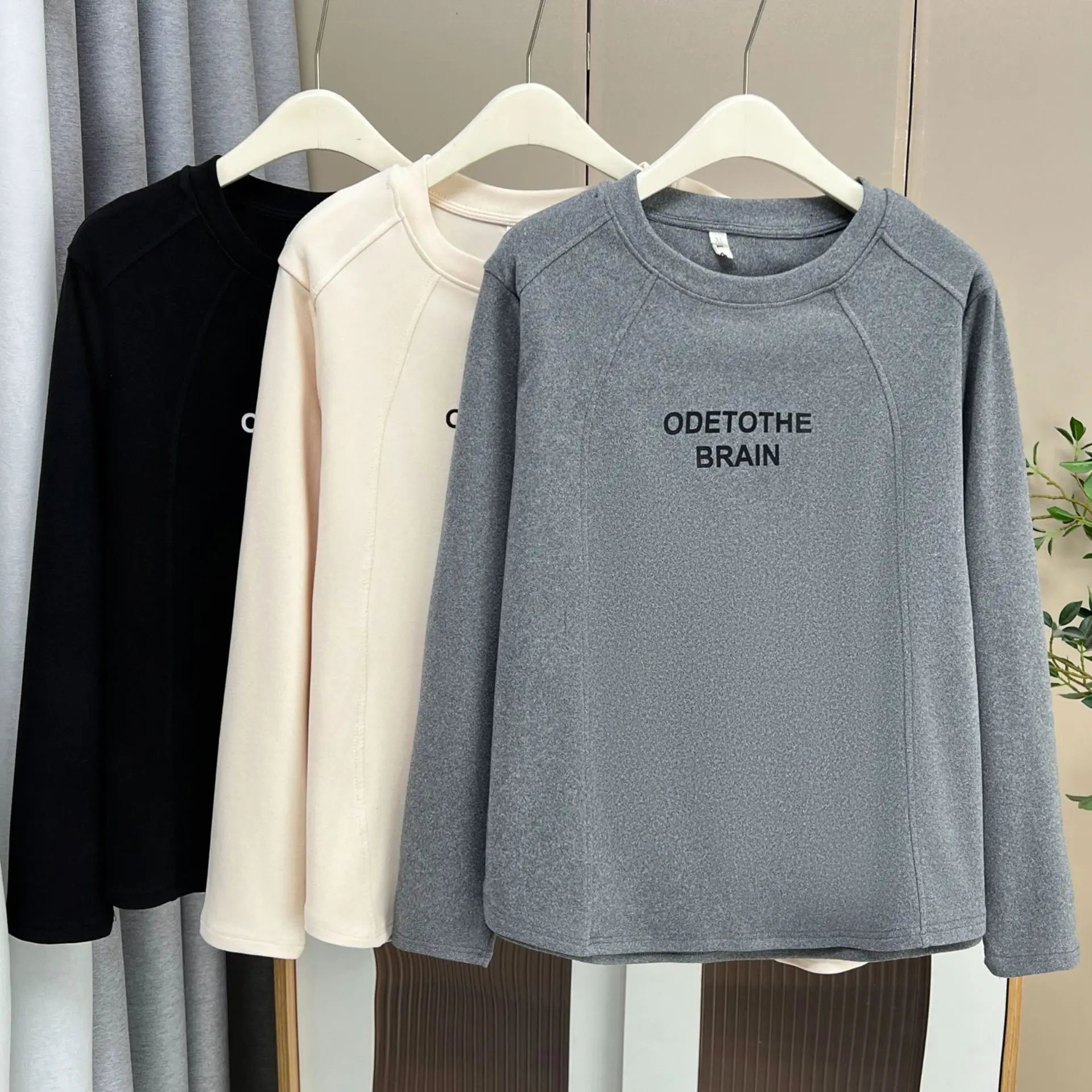 XXXXL Fashion Plus Size Women's T-Shirt Autumn And Winter New Simple Warm De Velvet Patchwork Printed Letter Tops 2559