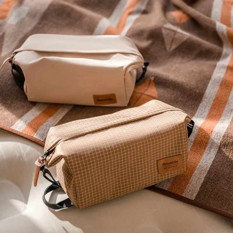 Naturehike Outdoor 3L Capacity Travelling Toiletry Bag Waterproof Storage Bag Ultralight Portable Wash Bag Swimming Cosmetic Bag 2
