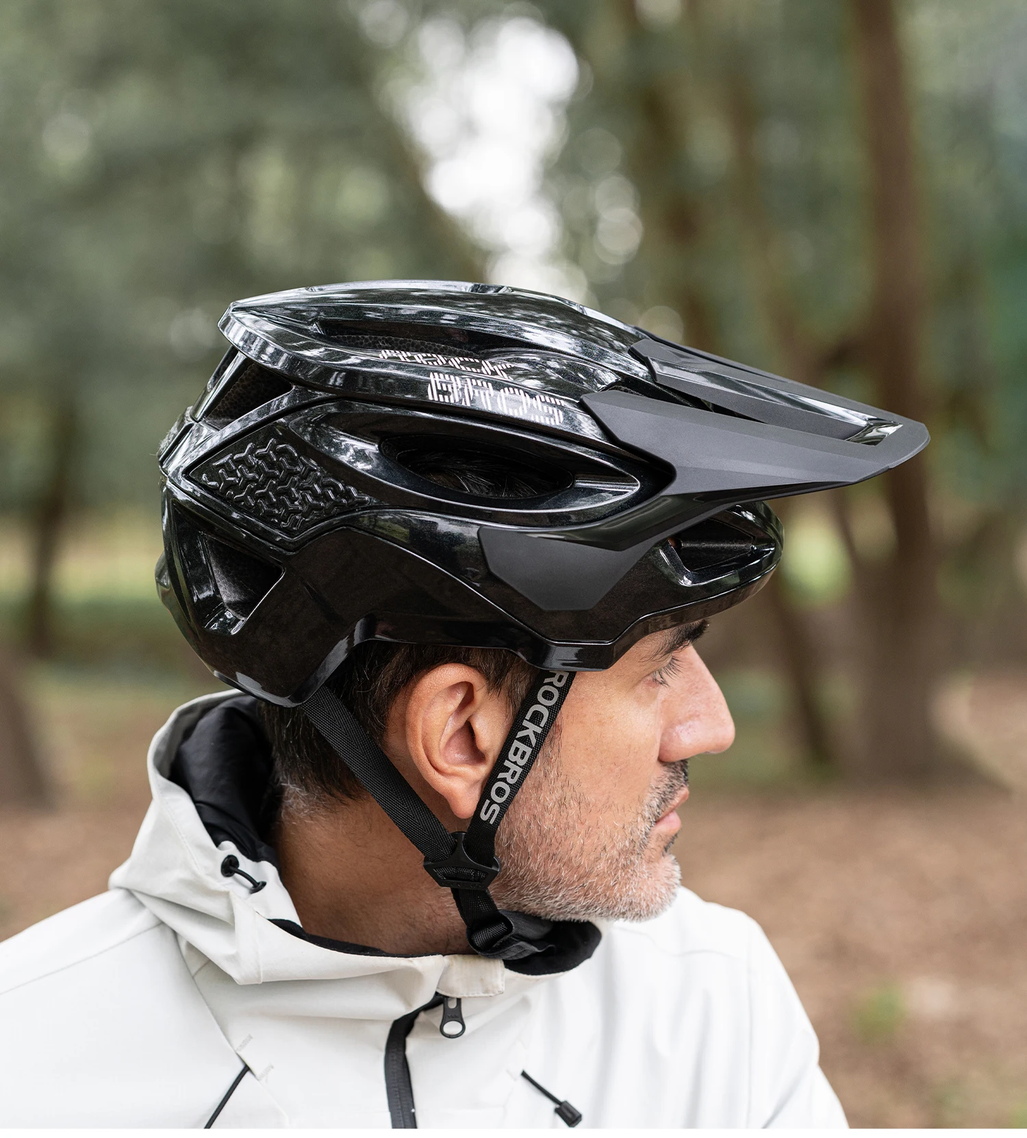 ROCKBROS Fahrradhelm, verstellbar, verbreiterte Krempe, hochfester Kopfschutz, Schutzhelm, magnetische Schnalle, Mountainbike-Helm – Detail 17