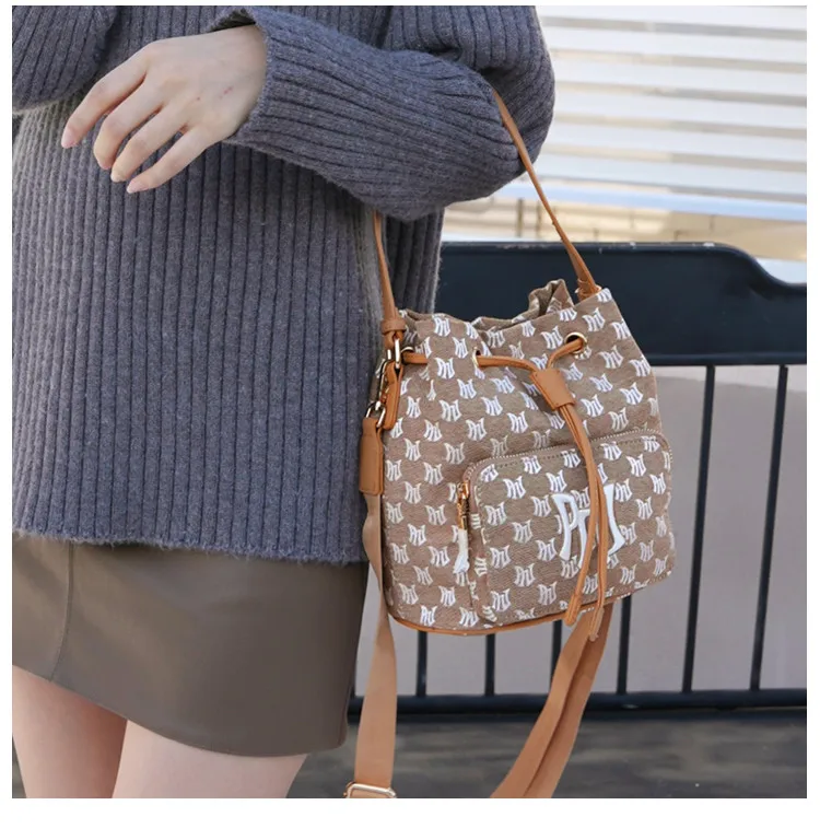 PNJ Manchurian messenger bag women's casual 2024 new fashion shoulder bag fresh trend satchel nylon