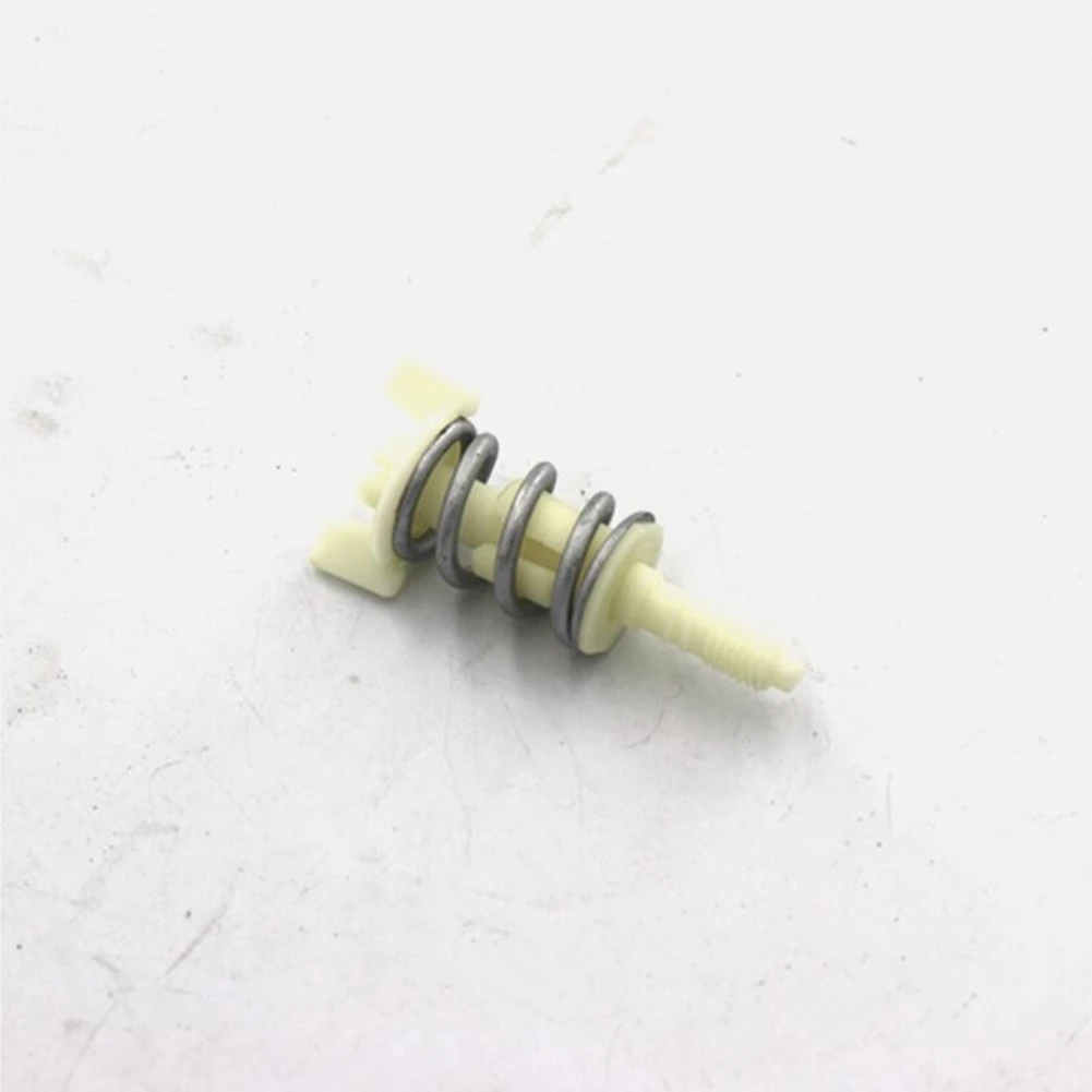TailLight screw tail light rear lamp bolt nut fasten for Golf MK6 MK7 2011 Passat B7 CC Tiguan 6RU 945 300