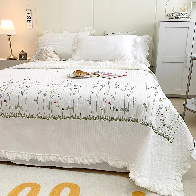 Fresh Flower Embroidered Summer Quilt Set 4/3/1 Pcs Ruffled Quilted Machine Washable Lightweight Comforter Duvet