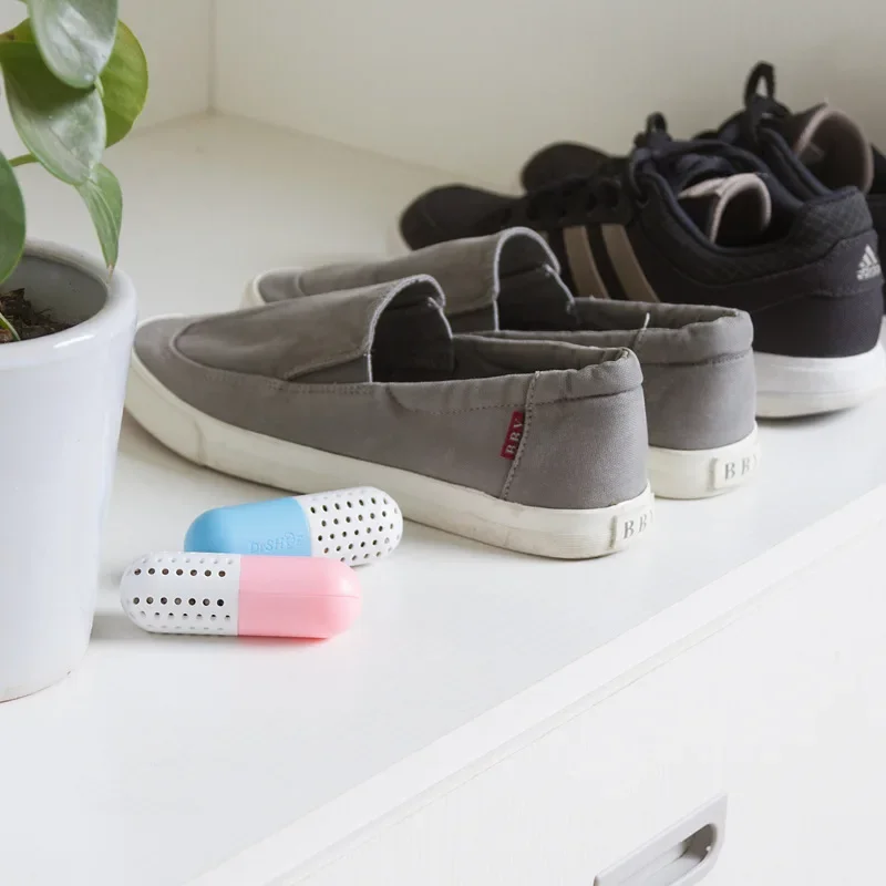 1Pair Shoe Deodorant Cute Pill Shape Shoe Dryer Deodorizer Antimicrobial Carbon Closet Deodorant Drawer Moisture Absorber