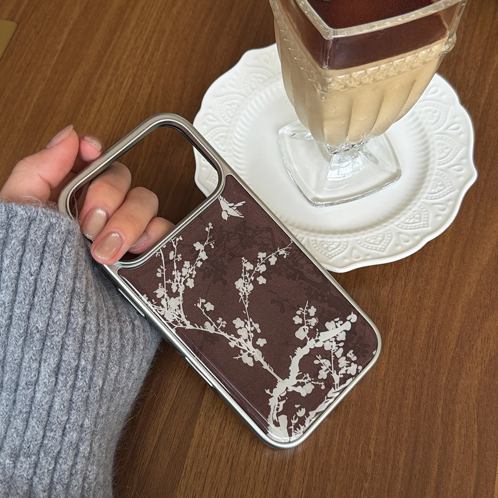 Elegant Brown and White Floral Pattern Electroplated Shockproof Case