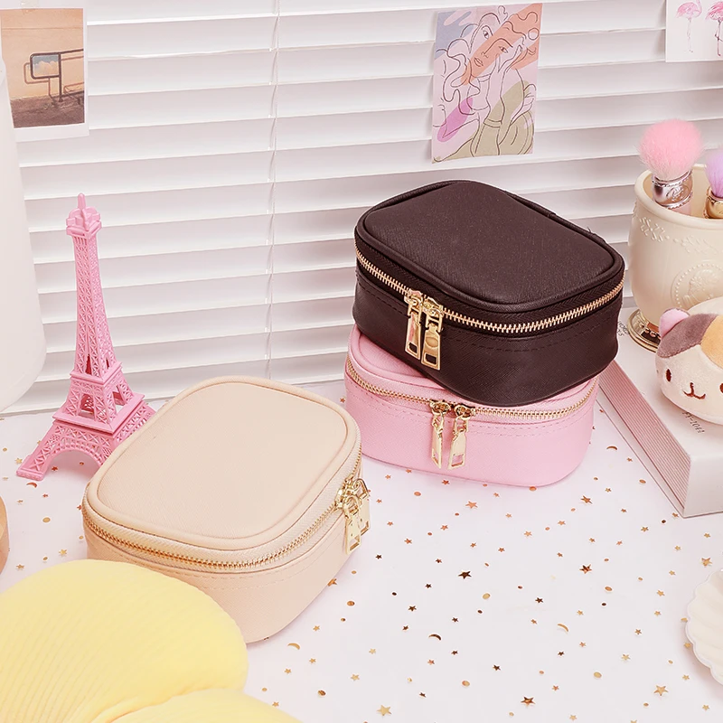 1 pc LED Cosmetic Case with Lights and Mirror Cosmetic Bag, USB Rechargeable &Detachable mirror 4