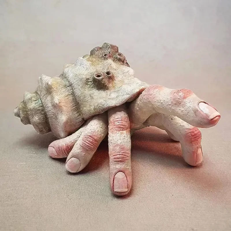 

Spooky Prank Resin Finger Crab Spooky Weird Realistic Horror Model Sculpture Modern Home Craft Handmade Figurines for The Home