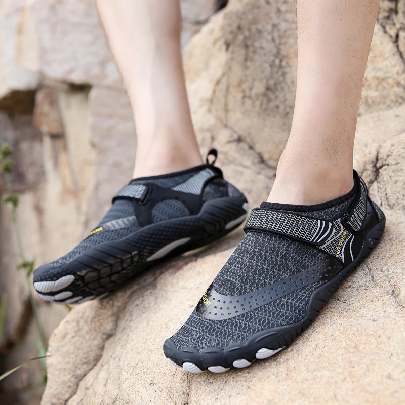 Water Shoes Aqua Shoes Barefoot Shoes Men Women Children Swimming Beach Family Five Fingers Sneakers Breathable Soft 25-46