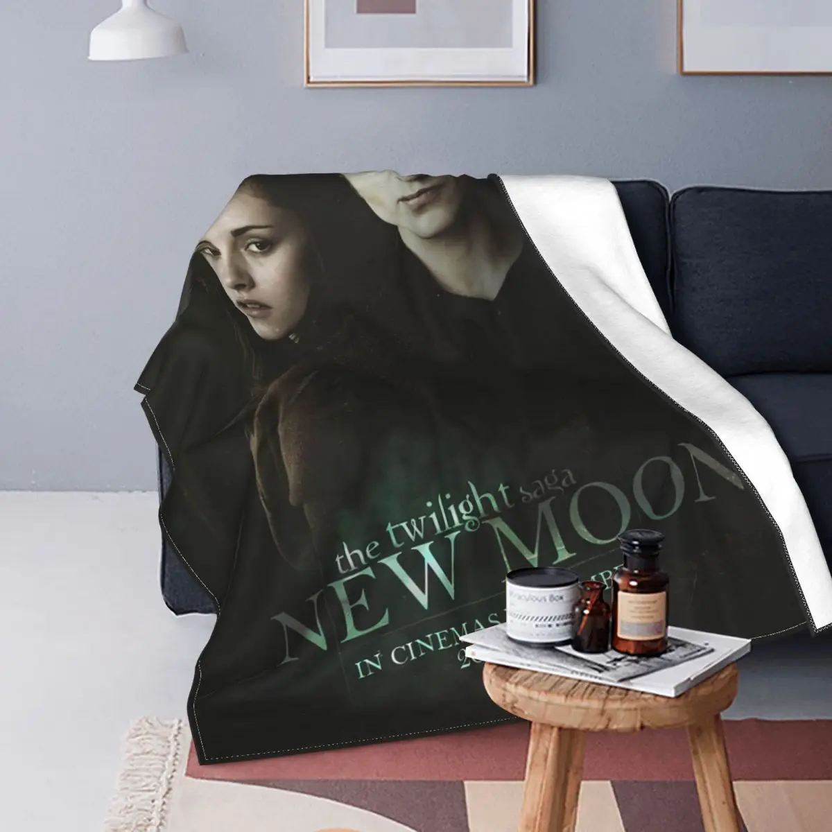 

The Twilight Saga New Moon Blankets Fleece Spring/Autumn Edward Bella Lightweight Thin Throw Blanket for Sofa Bedroom Quilt