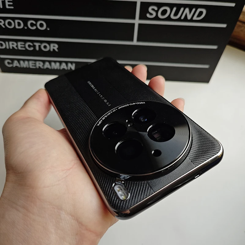 Luxury Fashion Electroplating Leather Case with Hardware Lens Cover and Shockproof Protection