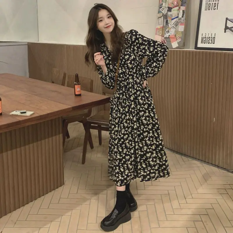 Temperament V Neck Loose Youth Floral Dress Spring Autumn New Long Sleeve Print Fashion Midi Dress Sweet Vintage Women Clothing