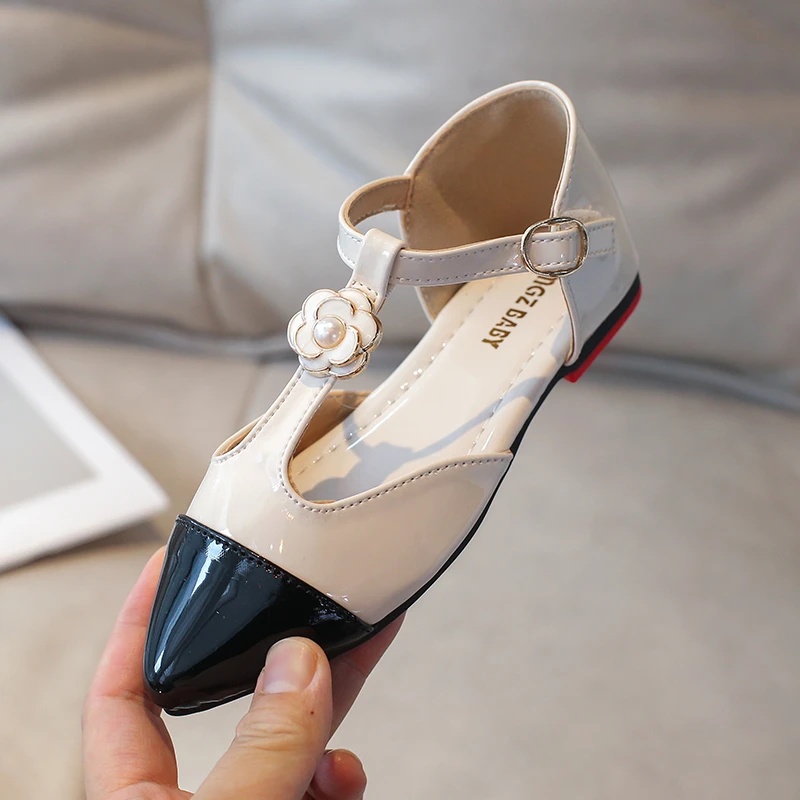 Description Picture 6 of itemChildren Sandals Pointed Toe Flower Elegant T-strap Morden Kids Sliders Summer Three Colors Luxury Shallow Children Flat Shoe