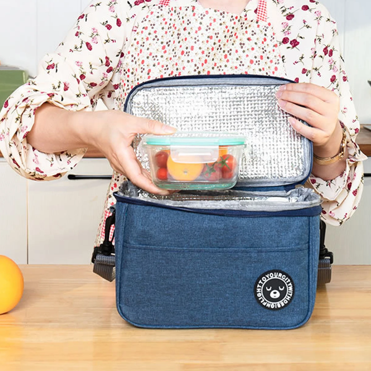 Large-capacity hand-held with shoulder strap insulated bag, lunch box bag, student thickened waterproof lunch bag。