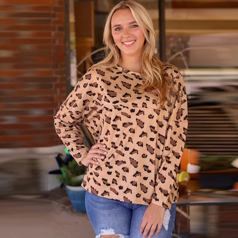 

Crew neck leopard print sweater girl