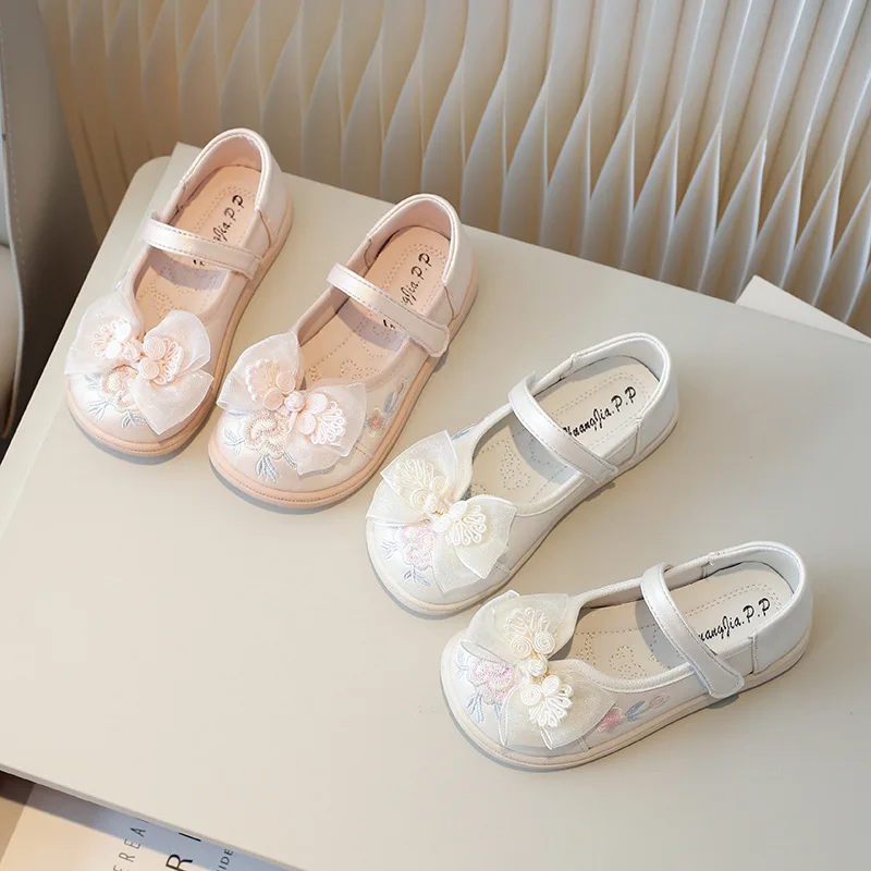 Little Girls Soft Leather Shoes Kids Mary Janes Embroidery Flowers Traditional Chinese Style Princess Hanfu Shoes Child H06135