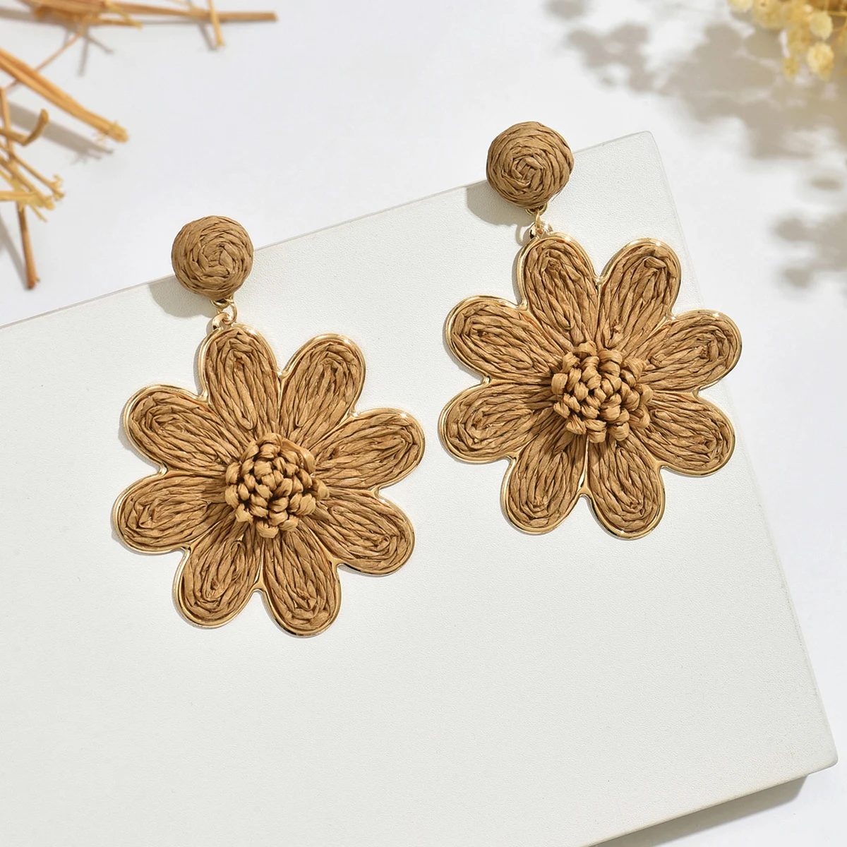 Boho New Fashion Raffia Sunflower Drop Earrings for Women Girls Elegant Multicolor Handmade Flower Earrings Summer Party Jewelr