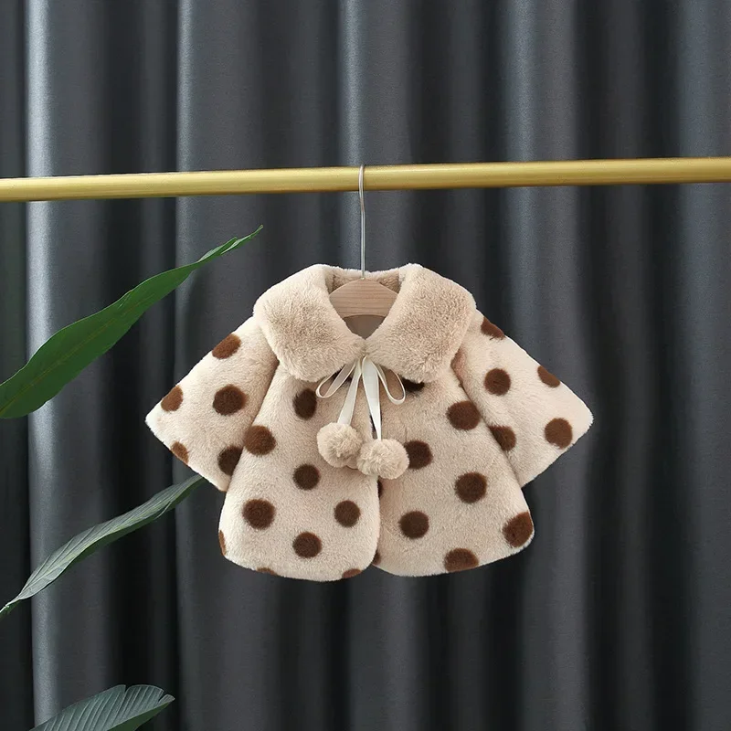 New Winter Coat for Baby Girls Sweet Polka Dot Big Collar Warm and Windproof Woolen Sweater Suitable for 0-3 Years Old