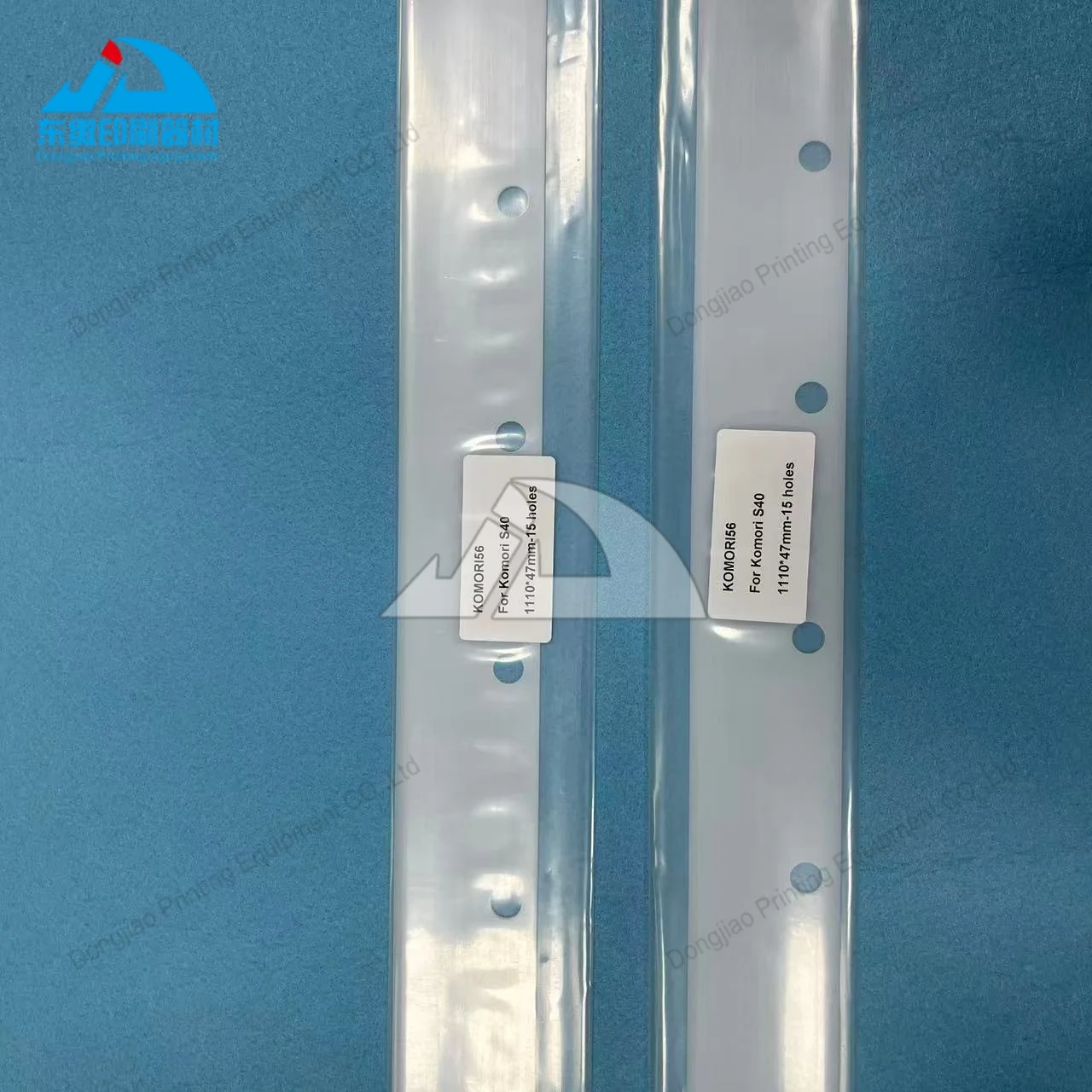 2개 세트 세척 블레이드 1110x47mm 15홀 코모리 S40 인쇄 기계 부품 세척 블레이드 820x36mm 11홀