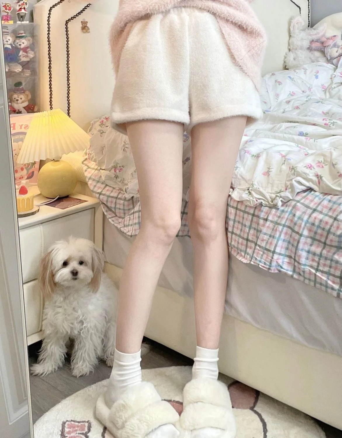 Mink Velvet Cute Shorts Women New Gentle Loose Solid Color Thin Plush Elastic Waist Wide Leg Pants Female Y2k Shorts