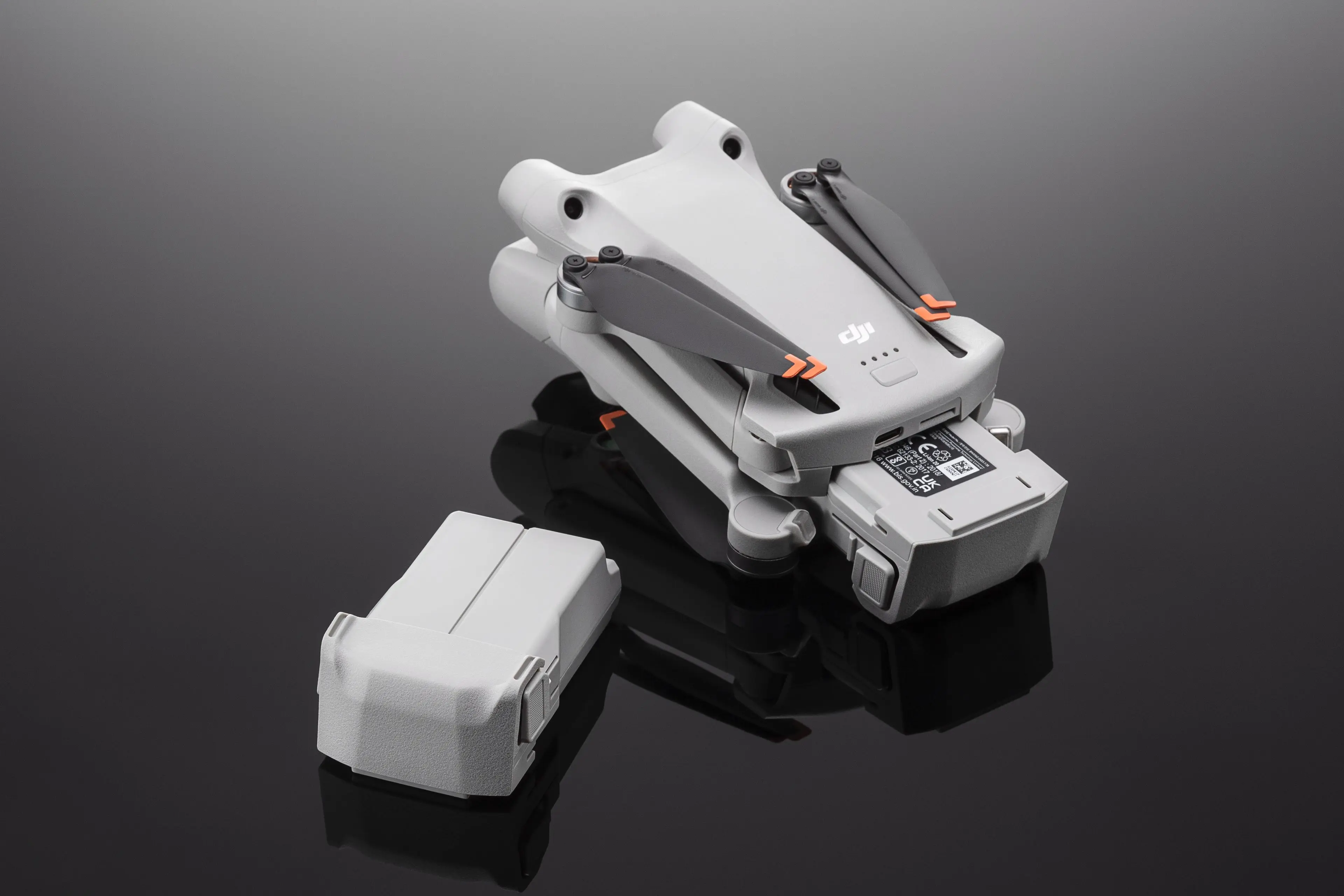 Mavic air2バッテリーなし フライトモア （大幅値下げ】DJI AIR 3価格 