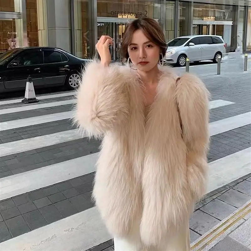 

2023 New Style Women Hot Winter Warm Faux Fox Fur Knitted Coat Women High Quality Luxury Long Sleeves Plus Size Femal Jacket C41