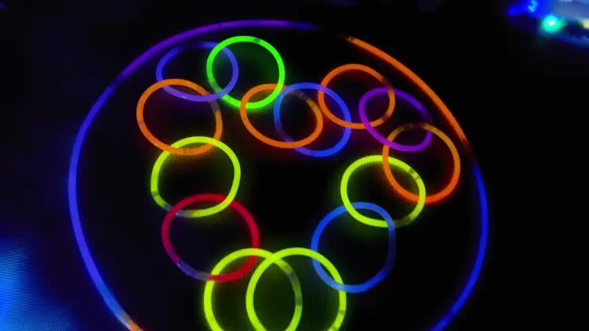 Bastoncini Luminescenti Per Feste: 100 Pezzi Con Connettori, 55,9 Cm, 8-12 Ore Di Luce, Neon Glow Stick Per Adulti E Bambini - 2