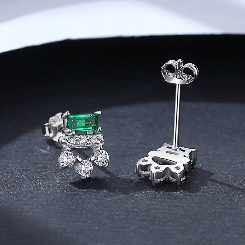 Orecchini a bottone in argento sterling con zirconi cubici quadrati rossi verdi per donne Gioielli semplici e facili per la settimana della signora da ufficio_voghion.com