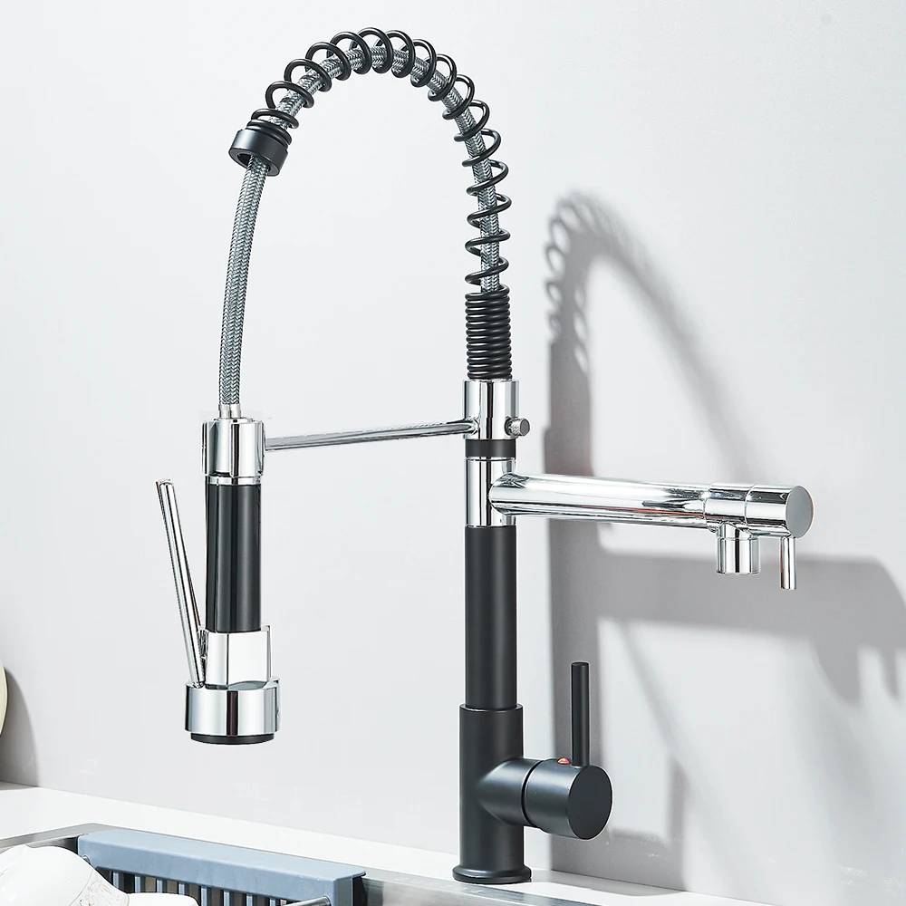 Rubinetto da cucina mostrato con molteplici modalità di flusso d'acqua