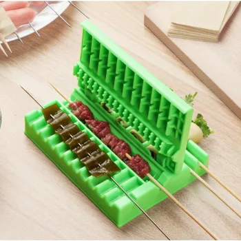 Strumento per spiedini di carne per barbecue Dispositivo per spiedini manuali per kebab per carne di manzo, agnello, verdure, grigliate all'aperto
