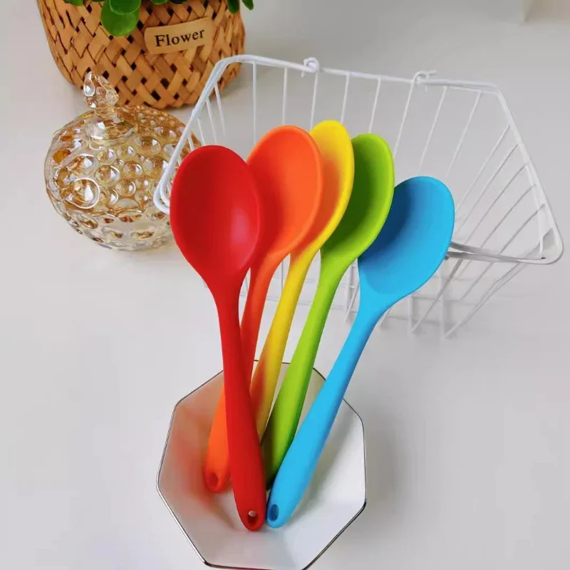 Silicone Integrated Tableware Heat Resistant Kitchen Spoons Nonstick Kitchen Mixing Flatware Kitchenware Soup Spoon Dining Bar