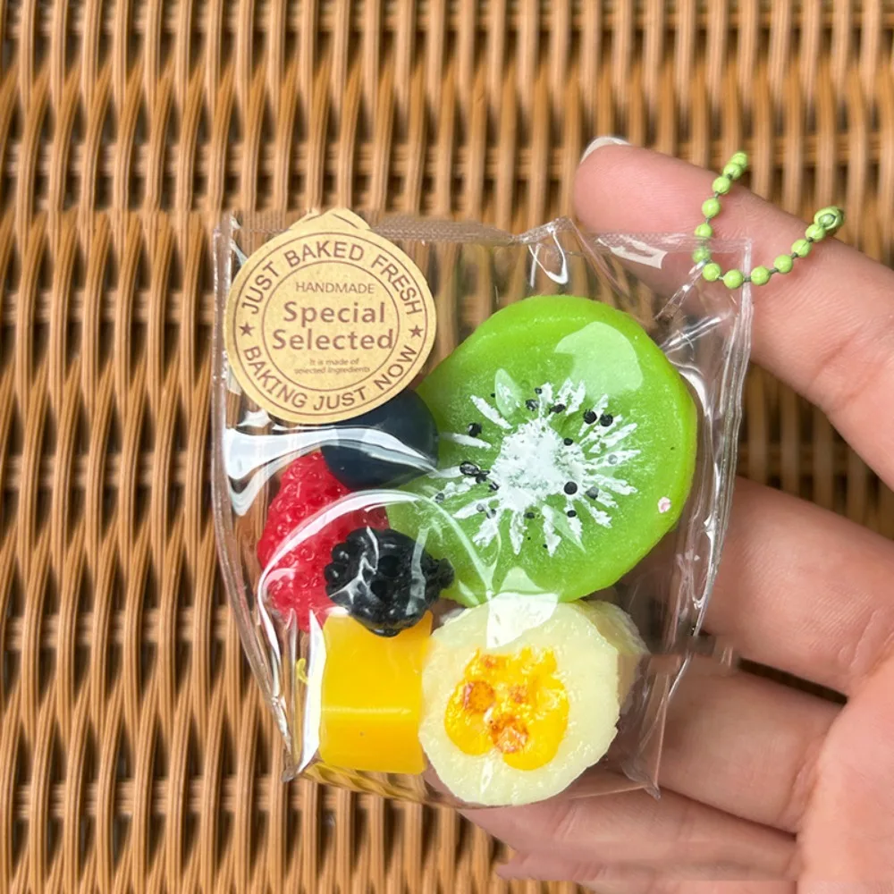 Simulation Fruit Bag Squeeze Toys Mini Blueberry Strawberry Kiwi Super Soft Pinch Decompression Toy Silicone Cartoon Fidget Toy 4