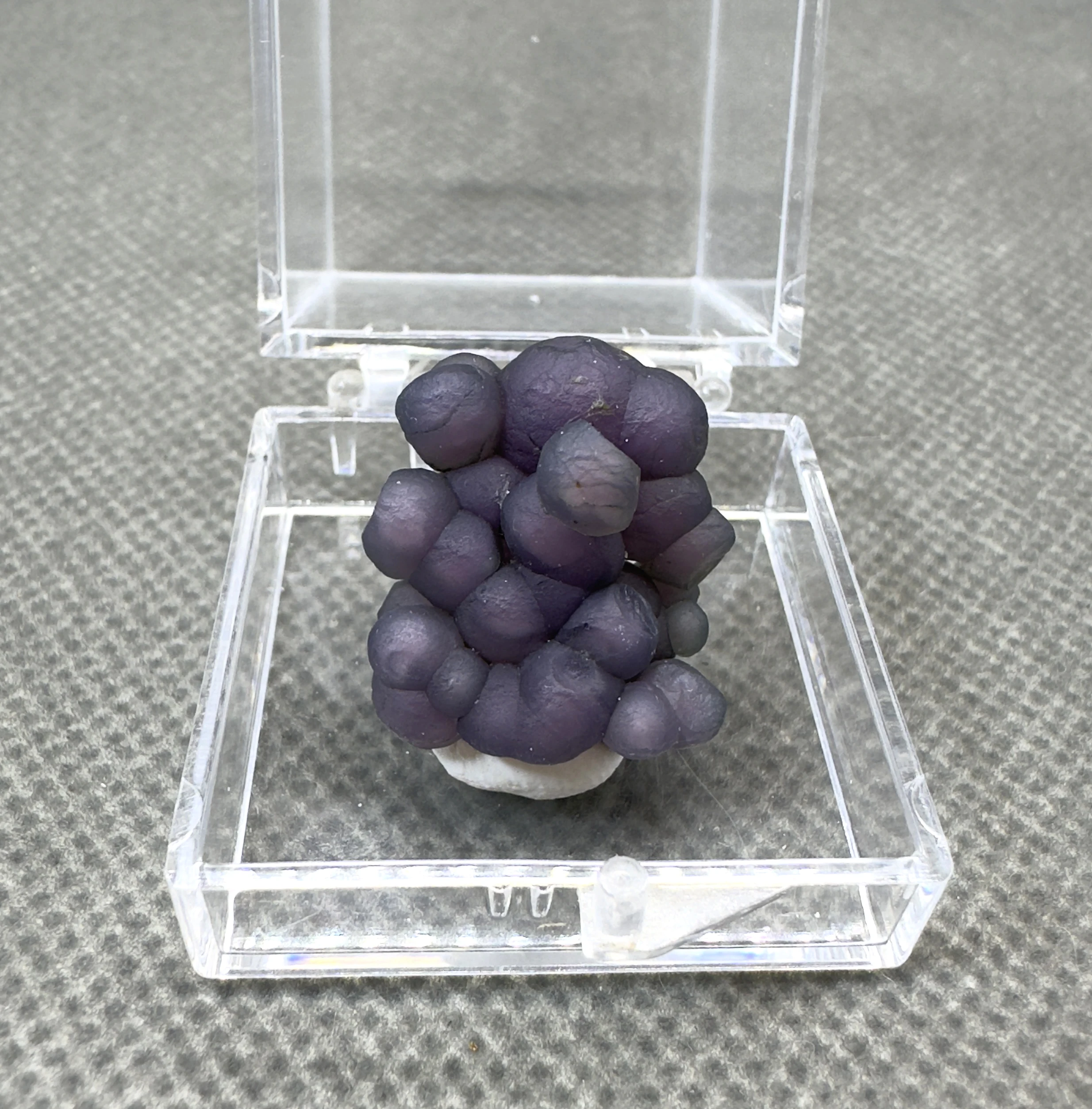 Natural grape agate mineral specimen + box sie 3.4 cm + healing quartz crystals and stones rock gemstone 4