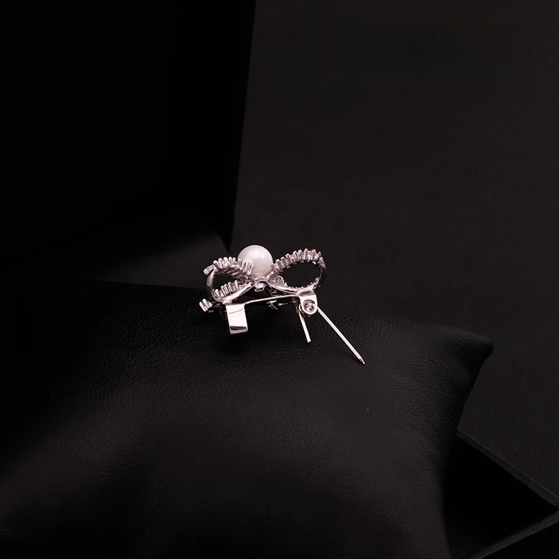 Simple All-Match Bowknot Small Brooch Women's Shirt Anti-Exposure Pin Japanese Style Collar Buckle Clothes Accessories Jewelry