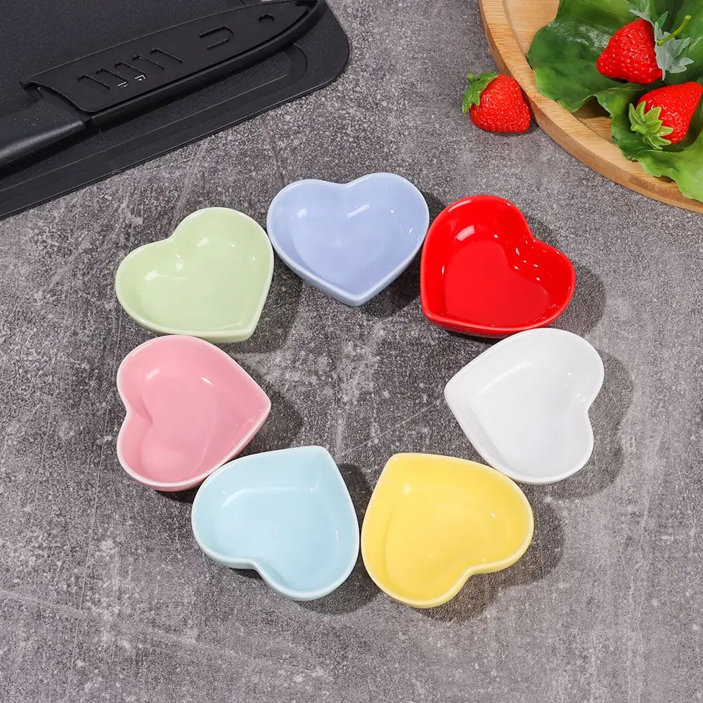 Kitchen Snack Serving Dishes Condiment Dishes Ceramic Sauce Dish Heart Shape Seasoning Dish Mini