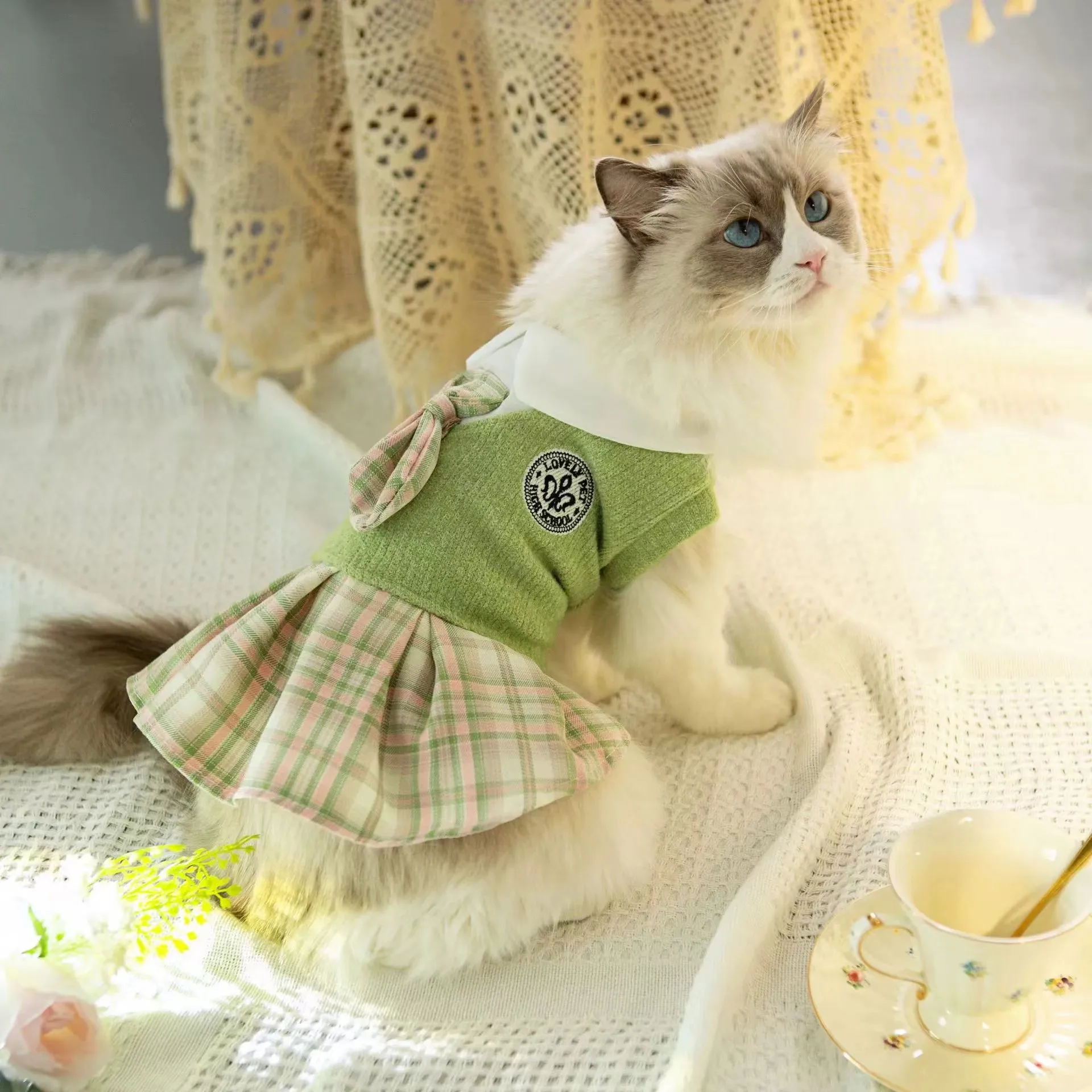 thumbnail image 1 of Vestido para gatos Vestido de punto para perros y gatos Falda a cuadros para perros Ropa de moda para mascotas pequeñas y medianas Primavera y otoño Falda para perros de peluche, 1 of 5