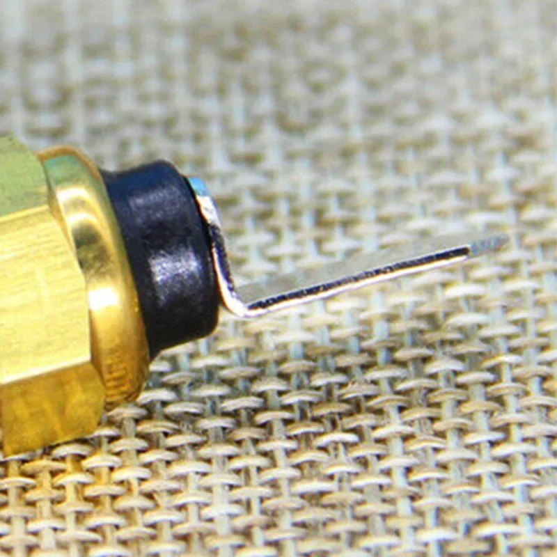 مستشعر قياس درجة حرارة الماء في السيارة # م دي 091...