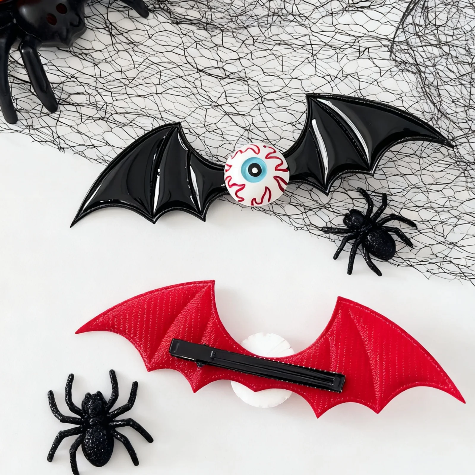 2PCS Halloween Bat Hair Clips: Spooky Eyeball Design, Black & Red Styles, Fun Hair Accessories For Party, Cosplay, Festive Looks