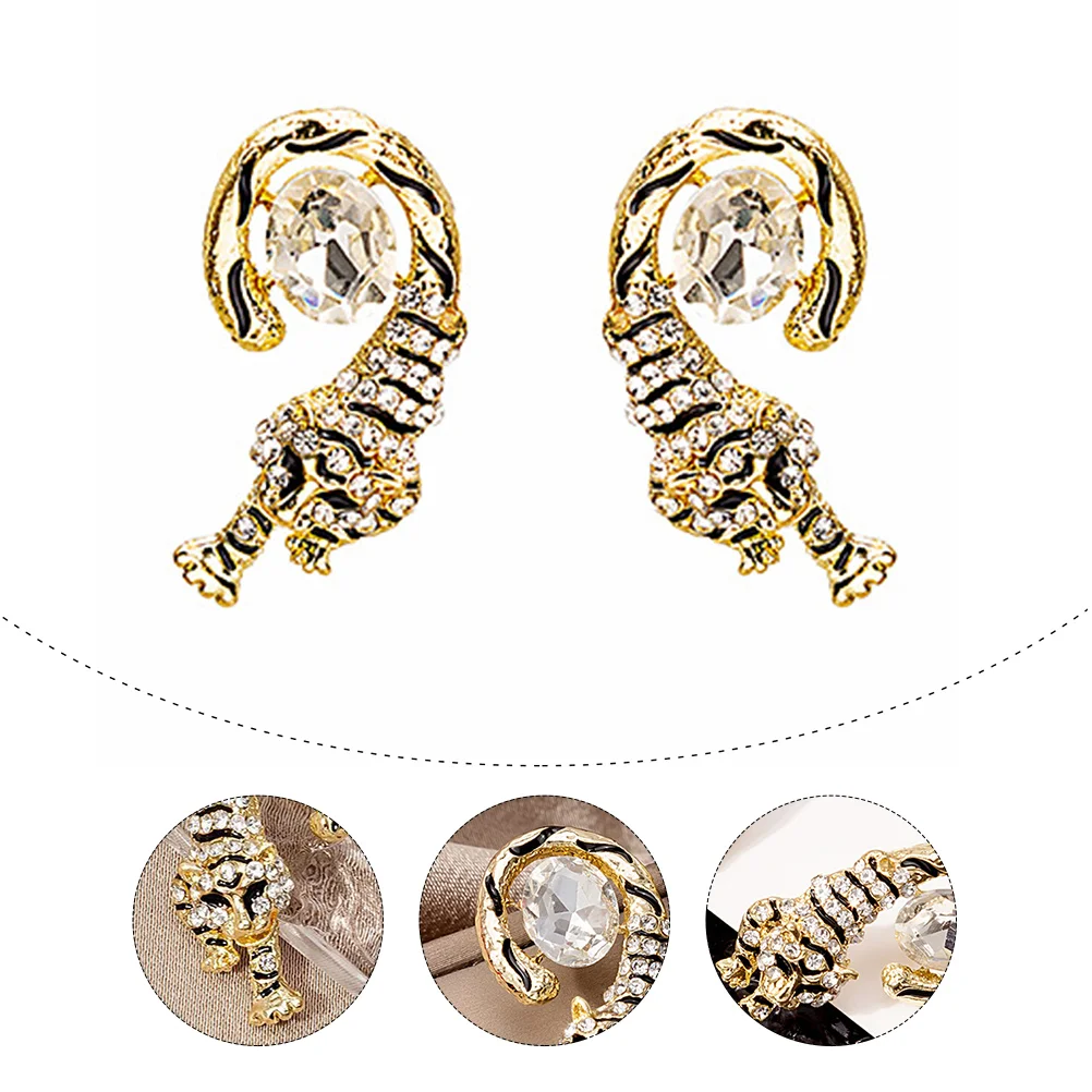 

Женские серьги-гвоздики в виде тигра