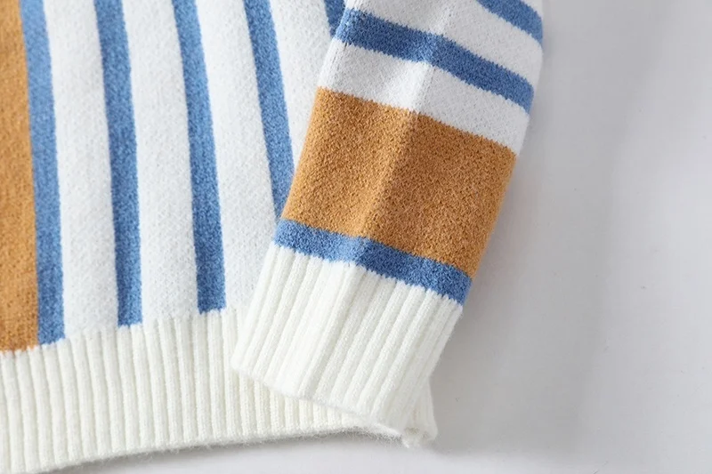 Sweater Image 7
