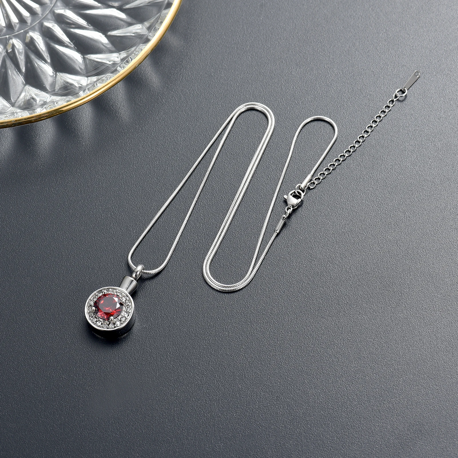 Elegant Memorial Jewelry For Human/Pet Ashes Crystal Round Pendant Urn Necklace Stainless Steel Cremation Jewelry Keepsake